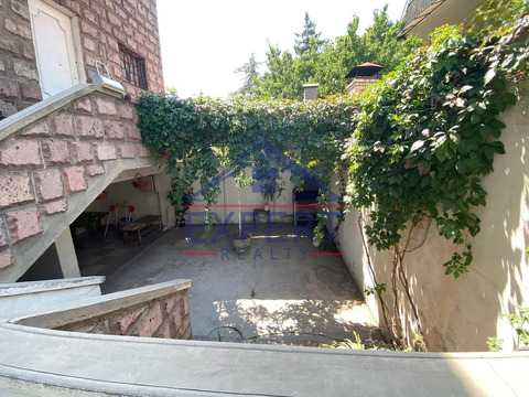 ԿԵՆՏՐՈՆ, ՊՐԱՀԱՅԻ ՓՈՂՈՑ, 6 ՍԵՆՅԱԿ