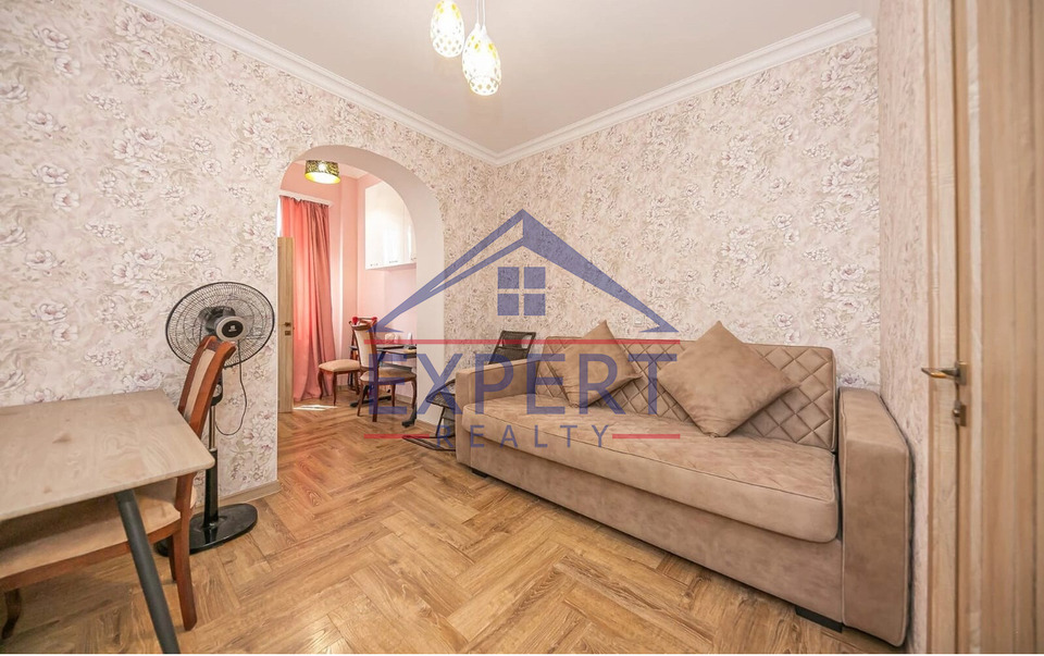 ԿԵՆՏՐՈՆ, ՊՈՒՇԿԻՆԻ ՓՈՂՈՑ, 4 ՍԵՆՅԱԿ