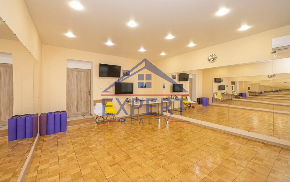 ԿԵՆՏՐՈՆ, ՊՈՒՇԿԻՆԻ ՓՈՂՈՑ, 4 ՍԵՆՅԱԿ