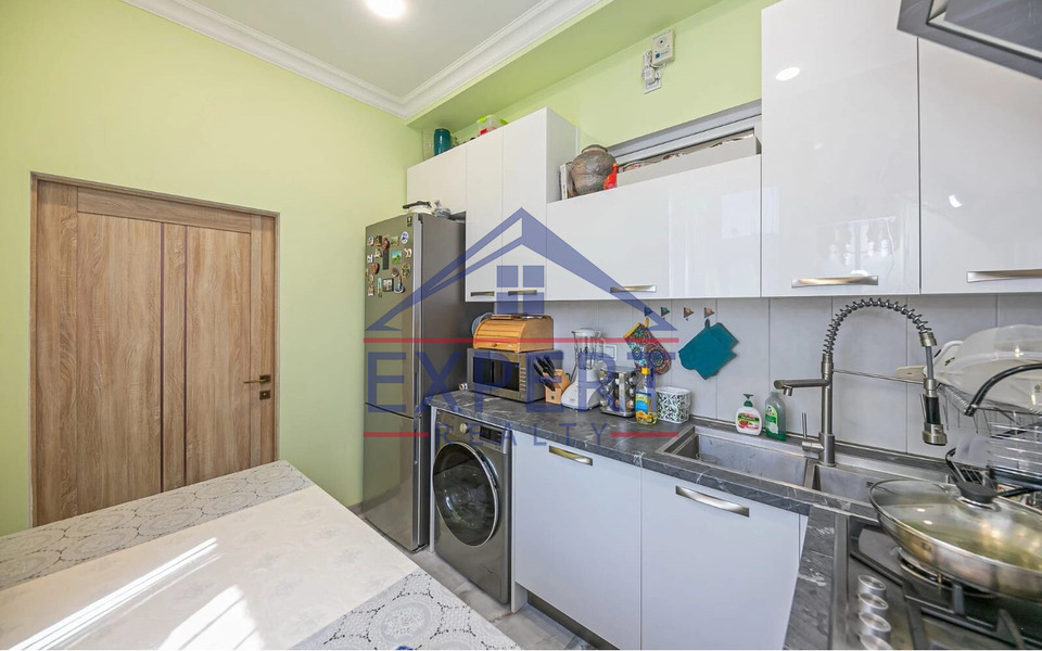 ԿԵՆՏՐՈՆ, ՊՈՒՇԿԻՆԻ ՓՈՂՈՑ, 4 ՍԵՆՅԱԿ