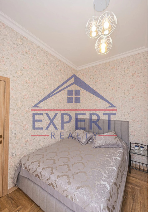 ԿԵՆՏՐՈՆ, ՊՈՒՇԿԻՆԻ ՓՈՂՈՑ, 4 ՍԵՆՅԱԿ