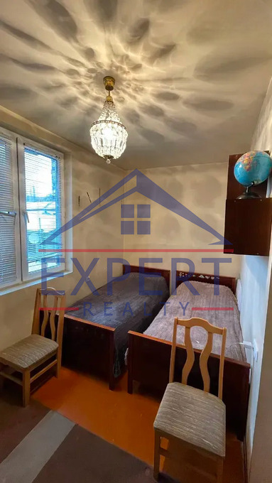 ԱՐԱԲԿԻՐ, ԱՐԱՄ ԽԱՉԱՏՐՅԱՆ ՓՈՂՈՑ, 3 ՍԵՆՅԱԿ