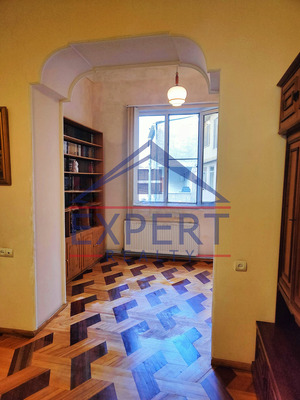 ԿԵՆՏՐՈՆ, ՊԱՐՈՆՅԱՆ ՓՈՂՈՑ, 3 ՍԵՆՅԱԿ