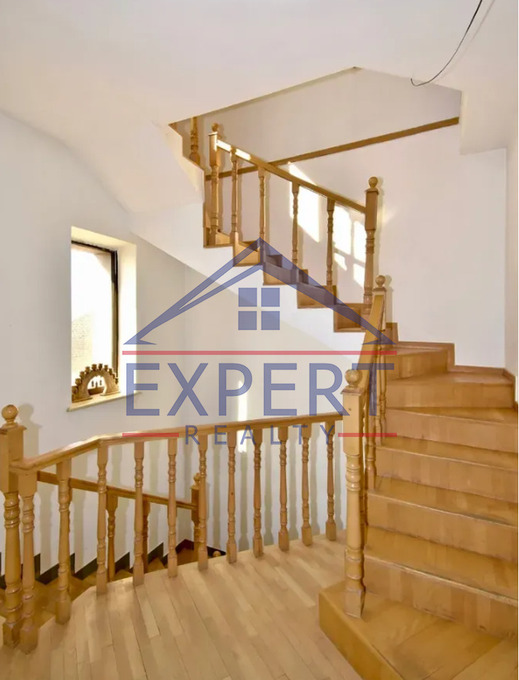 ԿԵՆՏՐՈՆ, ԻՍԱԿՈՎԻ ՊՈՂՈՏԱ, 6 ՍԵՆՅԱԿ